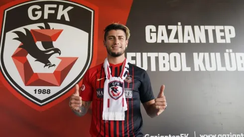 Ángelo Sagal presentado en el Gaziantep de Turquía