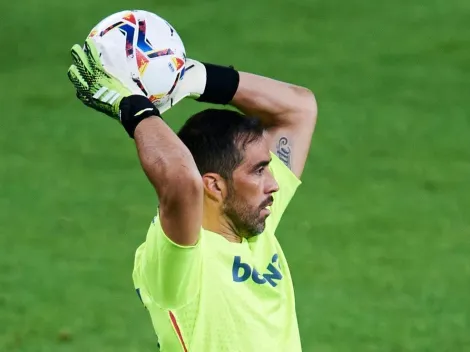 Tercer arquero del Betis: "Claudio Bravo te exige al máximo"