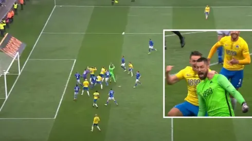 Lucas Covolan tras marcar el gol agónico en el Torquay United