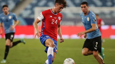 Carlos Caszely aprueba el debut de Luciano Arriagada en la selección chilena