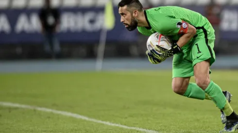 Claudio Bravo sigue sumando elogios por su actuación en la Copa América.