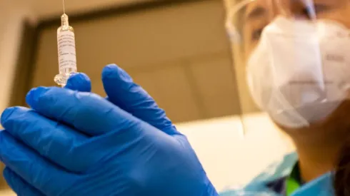 ¿En qué casos no me puedo vacunar contra el Coronavirus?