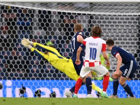 Croacia triunfa con golazo de Modric y avanza con lo justo