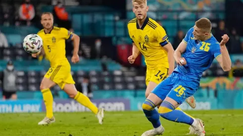 Ucrania se metió en cuartos de final con un agónico gol