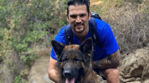 Mark González se encontraba de paseo en un cerro cuando tuvo el incidente