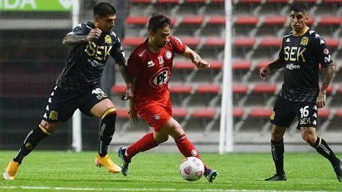 Jorge Valdivia no pudo actuar con regularidad en Unión La Calera: seis partidos en el campeonato y dos en Copa Libertadores