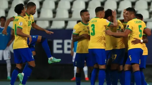 Brasil abrió la cuenta contra Chile en el Nilton Santos de Río de Janeiro