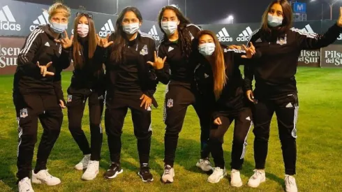 Martina Osses, Anaís Cifuentes, Margarita Collinao, Catalina Segovia, Tamara Mansilla y Bárbara Medel, futbolistas del Cacique y peloteras en Colo Colo vs La Serena.