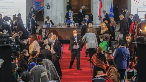 Una jornada inicial muy ajetreada se vivió en el ex Congreso Nacional de Santiago.