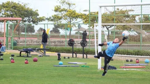Jesús Suazo se luce tapando pelotas con la ayuda de Zacarías López