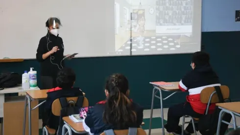 Familias que tengan entre sus integrantes personas que hayan cursado entre 5° año básico y 4° año medio son principales beneficiarias.