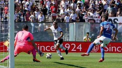 Esteban Paredes en el último triunfo de Colo Colo contra la UC.