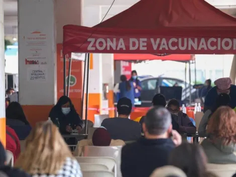 ¿Quiénes podrían recibir primeros la tercera dosis?