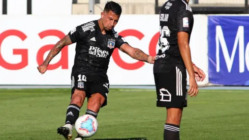 Leonardo Valencia es uno de los jugadores de Colo Colo que deben pelear por un puesto