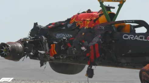 Verstappen fue sacado de pista por Hamilton en el arranque de la carrera.