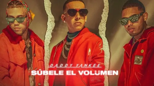 Daddy Yankee junto a sus colaboradores, Mike Towers y Jhay Cortéz