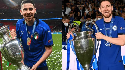 Jorginho levantando los trofeos de la Champions League y la Europa League