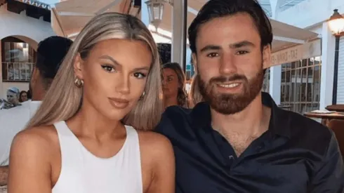 Ben Brereton junto a su novia