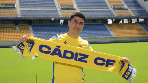 Alarcón presentado en su nuevo club