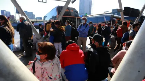 Pasaporte es indispensable para los viajes entre regiones.    Foto: Agencia Uno.