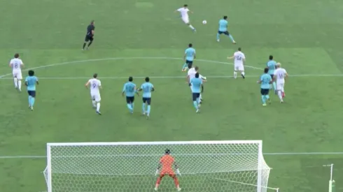 Golazo de media distancia de Nueva Zelanda