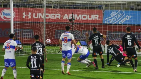 Lanaro acabó con la racha sin goles de la Católica.
