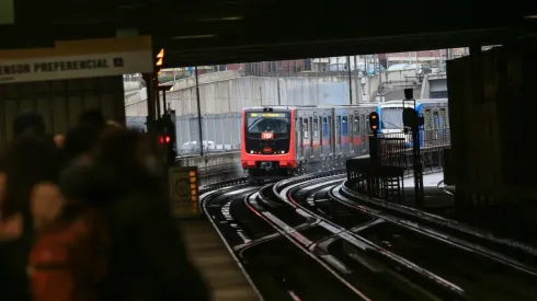 Servicio se mantiene operativo y horario de cierre está determinado por el Toque de Queda.    Foto: Agencia Uno.