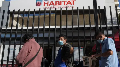 Sigue avanzando el cuarto retiro de AFP.   Foto: Agencia Uno.