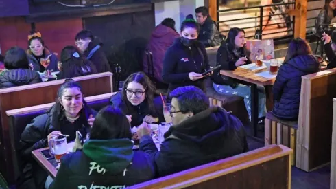 Los bares sacan cuentas alegres con la reapertura en Fase 3 y las disposiciones del Pase de Movilidad.