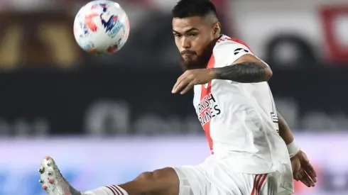 Paulo Díaz fue titular en River Plate contra Lanús: prensa argentina le pone buenas y malas.