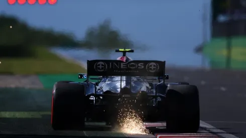 Hamilton consiguió el mejor tiempo en la clasificación y largará desde el primer lugar de la grilla.