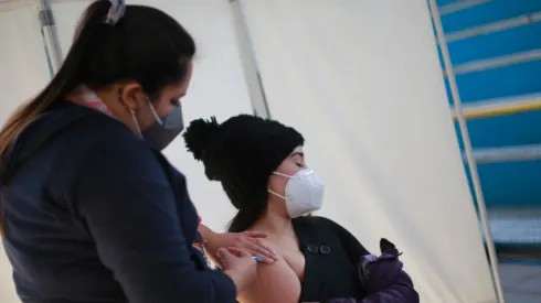 La recomendación es revisar el calendario para saber cuándo le toca la vacuna. Foto: Agencia Uno.