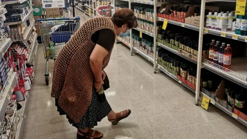 Supermercados han extendido horarios según toque de queda. Foto: Agencia Uno.