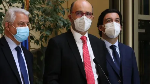 Marcos Ilabaca (PS, al centro), es el Presidente de la Comisión de Constitución de la Cámara de Diputados.