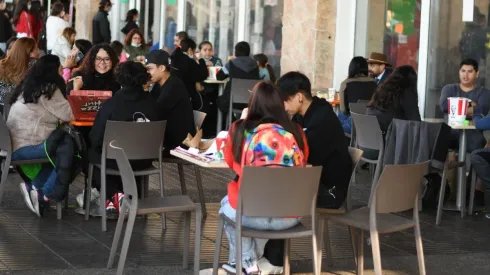 Siguen sumándose comunas a Fase 4. (Foto: Agencia Uno).