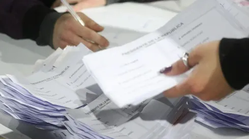 Para las próximas Elecciones Presidenciales, Parlamentarias y de Consejeros Regionales 2021 podrán votar ciudadanos y ciudadanas habilitadas para ejercer el derecho a sufragio, tanto en Chile como en el extranjero.