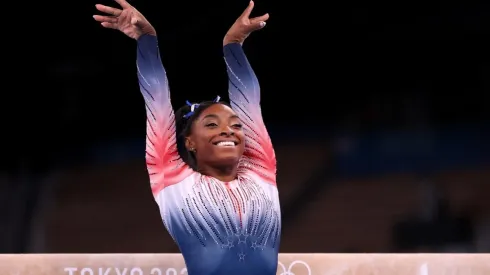 Simone Biles logró meterse en el podio de la viga de equilibrio.
