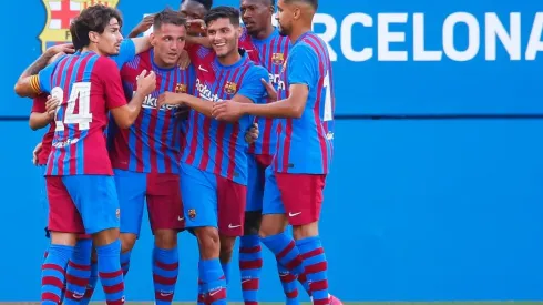El Barcelona continúa su preparación de cara a la nueva temporada con plantel mixto.