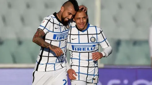 De momento, Alexis Sánchez y Arturo Vidal seguirán defendiendo al Inter de Milan en la Serie A.