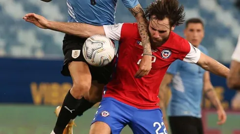 Brereton explica por qué mueve las manos y refuta teoría que no le dan pases en la Roja.