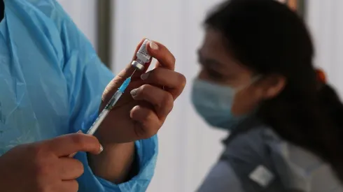 Esta semana se pueden inocular las personas vacunadas con una dosis de Pfizer o AstraZeneca