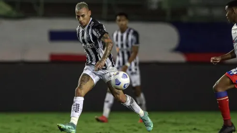 Eduardo Vargas genio y figura en Brasil luego de marcar el gol de la clasificación de Atlético Mineiro