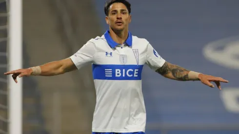 Los cruzados recuperaron la cima de la tabla tras imponerse a La Serena en San Carlos de Apoquindo.