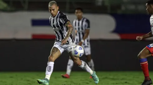 Paqui Meneghini aplaude la evolución física y futbolística de Eduardo Vargas en Brasil