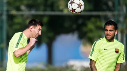 Messi felicitó a Alves por su medalla olímpica en su rueda de prensa de despedida de Barcelona.