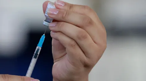 Desde este miércoles comienzan las terceras dosis.  (Foto: Agencia Uno).