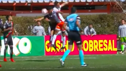 Farias golpeó el balón con su hombro, lo que hoy no es considerado penal