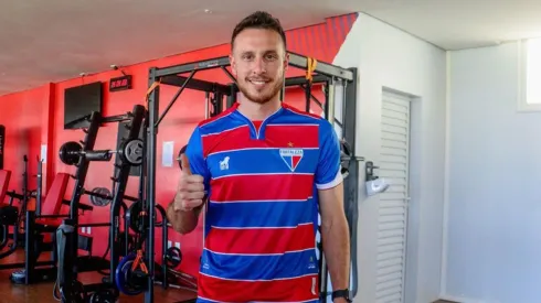 Ángelo Henríquez en su presentación con el Fortaleza