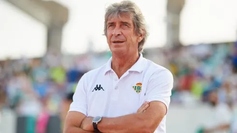 Manuel Pellegrini se preocupa por Lionel Messi.