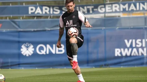 Lionel Messi entrena para ponerse a punto, pero aún no debutará en el PSG.